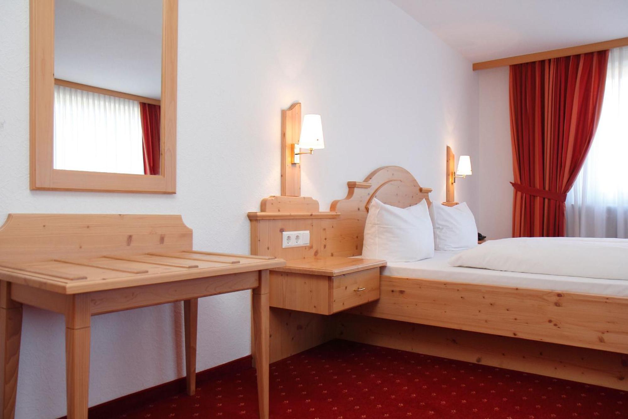 Parkhotel Waldlust Haeusern Exterior photo